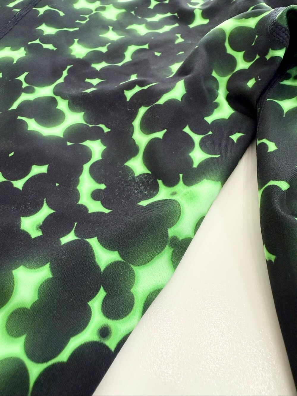 CVG Constantly Varied Gear Radioactive Cropped Leggings Small Green Black Neon - Picture 5 of 5